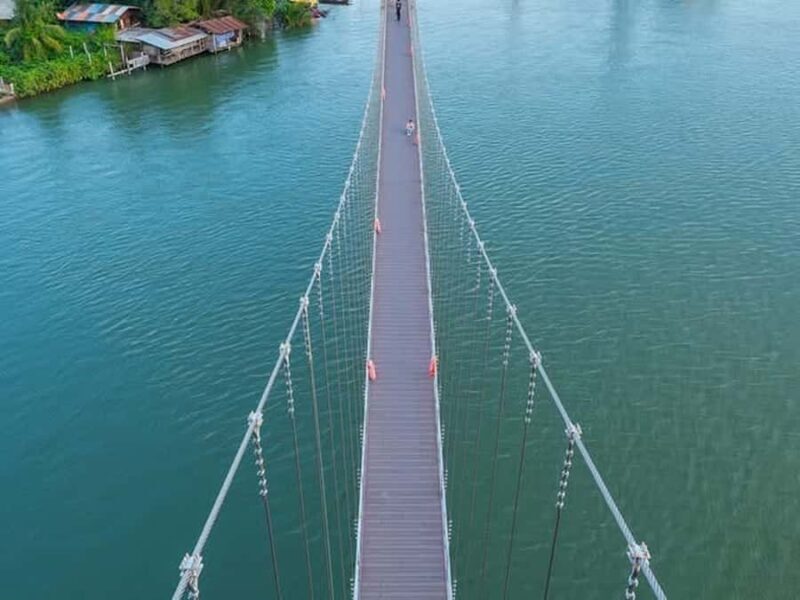 Damnoen : Train Market,Canal Life & Suspension Bridge Scenic - Authentic Insights from Reviews