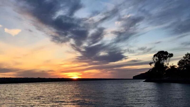 Dana Point: Evening Harbor Wine Cruise with snacks - The Views and Atmosphere