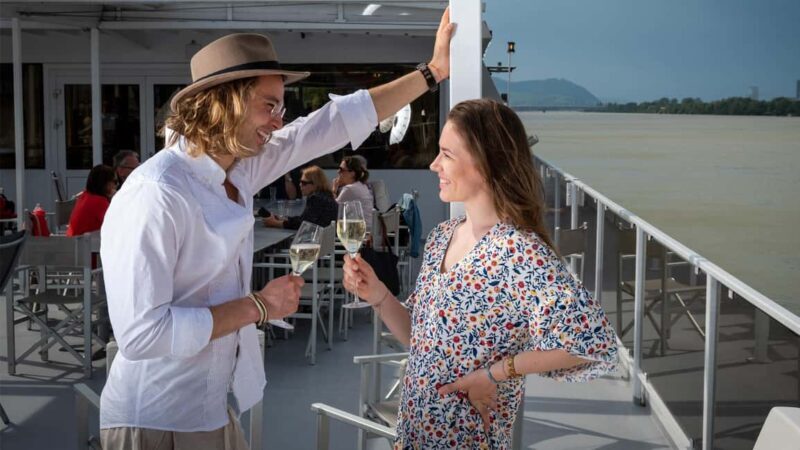 Danube Panorama Tour with free-flowing Prosecco - Good To Know