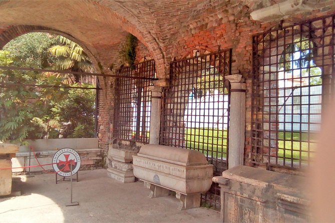 Dark Historical Verona Walking Tour - Pricing and Booking Details
