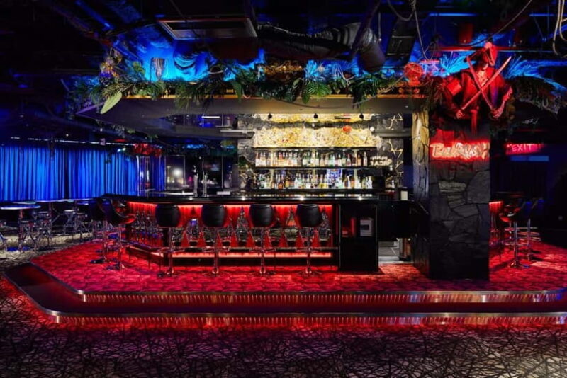 Darts & Billards Amusement BarOsaka BeeRUSH minami branch - Darts & Billards Amusement Bar Osaka BeeRUSH Minami Branch: A Fun Night for Game and Drink Lovers