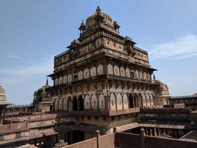 Datia: Bir Singh Palace, Peetambara Peeth & Sonagiri Tour - Exploring Datia: Bir Singh Palace, Peetambara Peeth & Sonagiri Jain Temples Tour