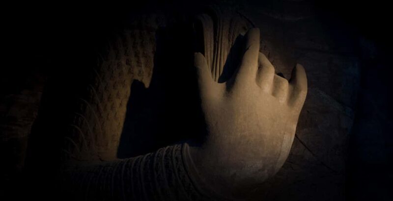 Datong: Yungang Grottoes and Jinhua Palace 2-Day Tour - Exploring the Yungang Grottoes