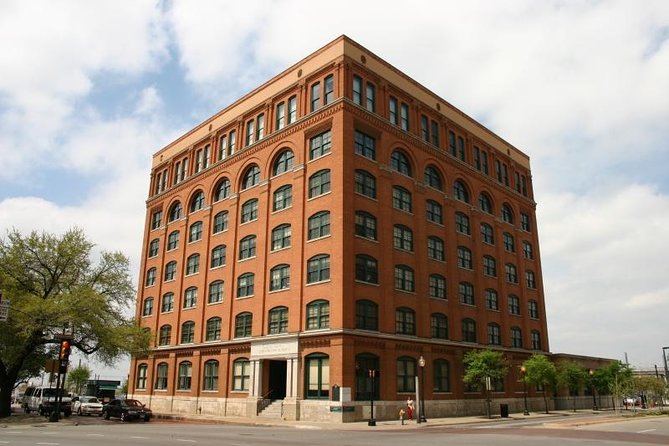 Day Around Dallas - Food and Dining Experiences
