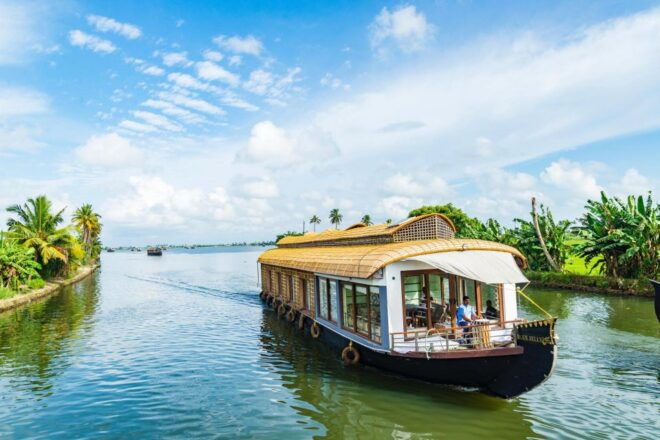 Day Cruise Tour in Alleppey From Kochi With Lunch - Itinerary