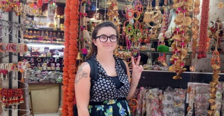 Day Customized Delhi Shopping Tour With Female Consultant - Tour Duration and Guide Availability