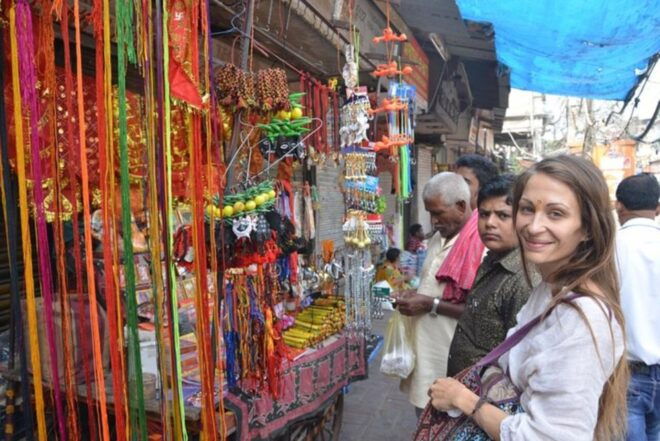 Day Customized Delhi Shopping Tour With Female Consultant - Shopping Highlights in Delhi