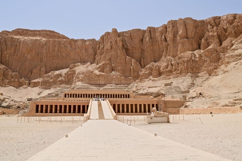 Day Luxor East & West Bank Private Experience - Guide quality and what to confirm