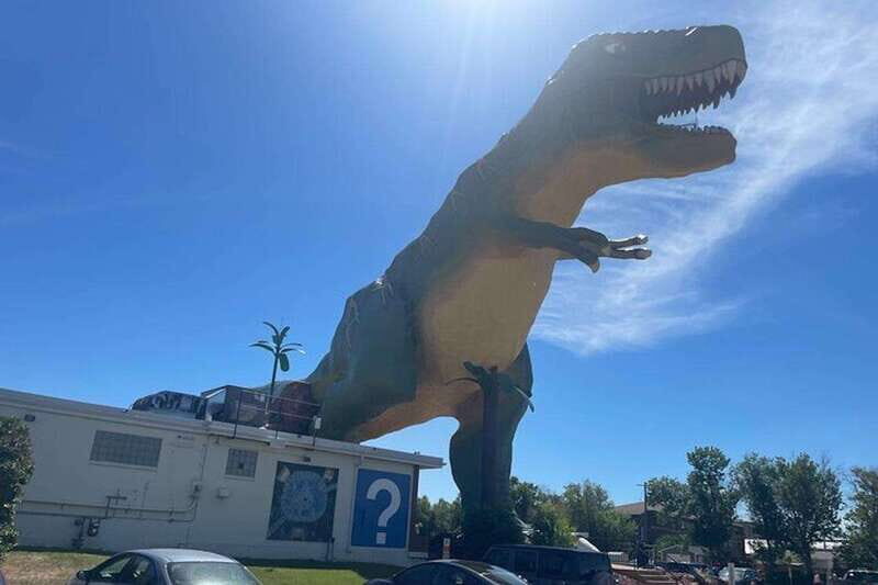 Day of Dinosaurs and Hoodoos From Calgary to the Badlands - Transportation and Logistics