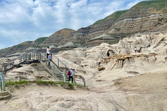 Day of Dinosaurs and Hoodoos From Calgary to the Badlands - A Detailed Look at the Experience