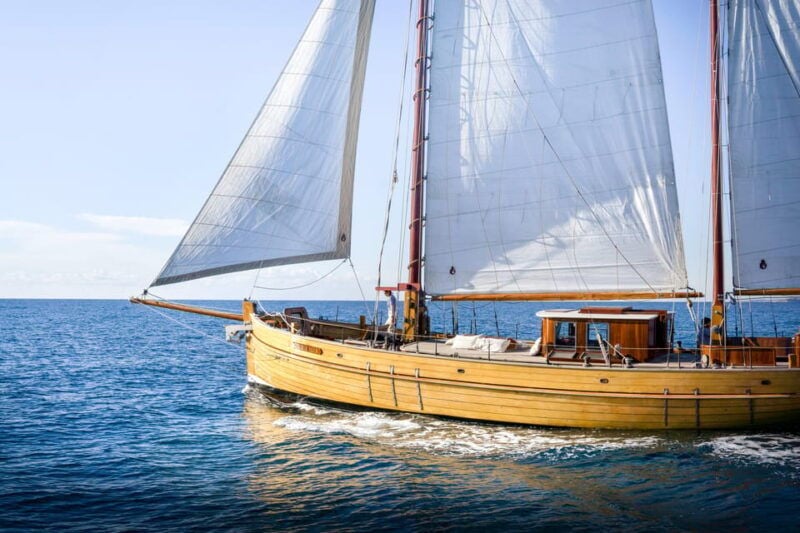 Day Sail in the Heart of the Calanques With Lunch - Onboard Amenities and Dining