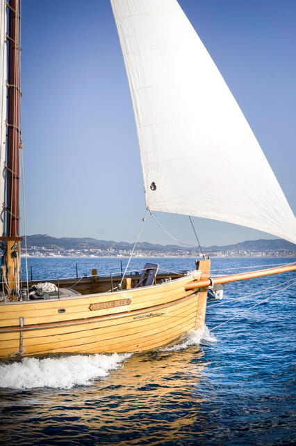 Day Sail in the Heart of the Calanques With Lunch - What to Bring for a Perfect Day