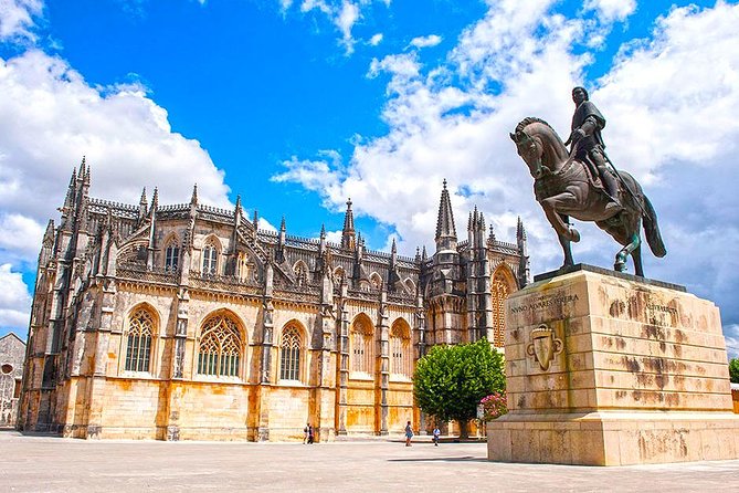 Day Tour Fatima Batalha Nazare Obidos - Exploring Fatima: A Spiritual Experience