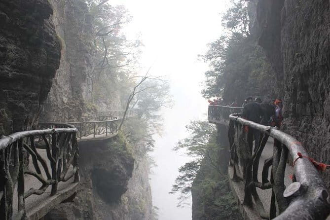 Day Tour for Tianmen Mountian and The Longgest Glass Bridge in the world - Good To Know