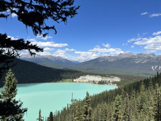Day Tour: Lake Louise, Moraine Lake and Emerald Lake - Break Time and Lunch