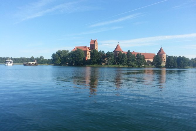 Day Tour Out of Vilnius: Paneriai Holocaust Park,Trakai Castle, Medieval Kernave - Tour Itinerary
