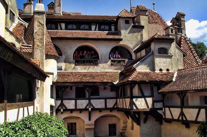 Day Tour to Bran Castle(Draculas Castle) and Râșnov Fortress - Tour Inclusions