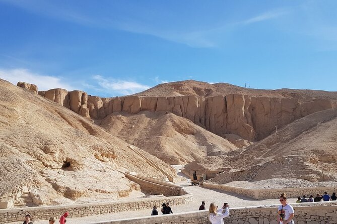 Day Tour to Luxor From Hurghada by Bus - Challenges and Mixed Reviews
