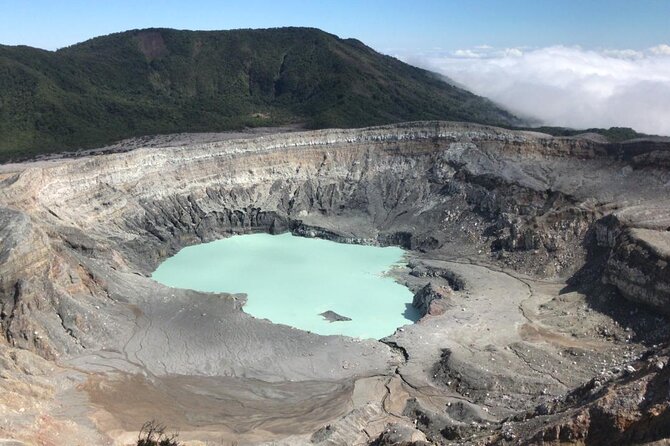 Day Tour to Poás Volcano, Café Doka and La Paz Waterfalls - Tour Guide Experience