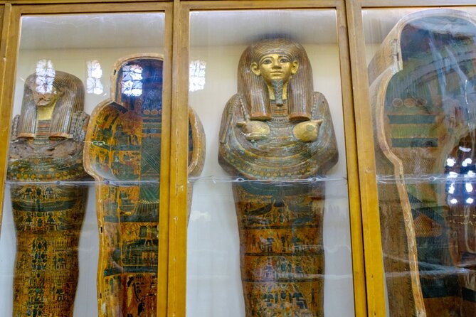 Day Tour to Pyramids and Egyptian Museum - Private Egyptologist Guide