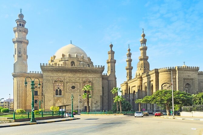 Day Tour to Pyramids , the Egyptian Museum & Citadel - Lunch and Refreshments