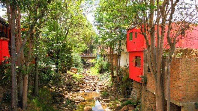 Day Tour to Villa De Leyva - El Infiernito and Blue Ponds