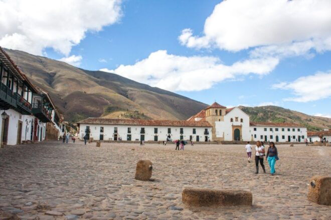 Day Tour to Villa De Leyva - Ráquira Stop