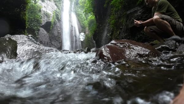 Day Trip Bogor Jakarta Waterfall All In - Tour Guide - Booking Information