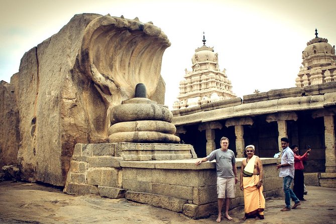 Day Trip From Bangalore to Lepakshi for Temple Architecture & Paintings - Architectural Marvels of Virabhadra Temple