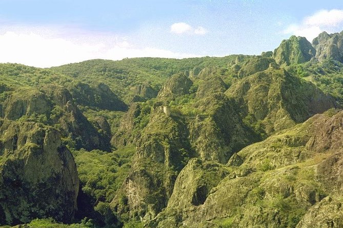 Day Trip Hike Rocky Fortress of Birtvisi With Lunch From Tbilisi - Tour Highlights