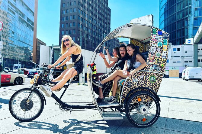 Day Trip Multicultural Klunarian Kreuzberg Berlin Streetart&Highlights - Indulging in Local Cuisine and Markets