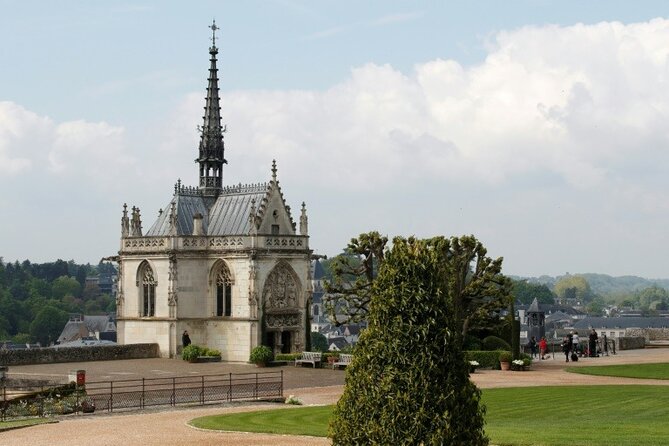 Day Trip: Paris to Loire Valley Castles - (Champagne on Board) - Common Questions