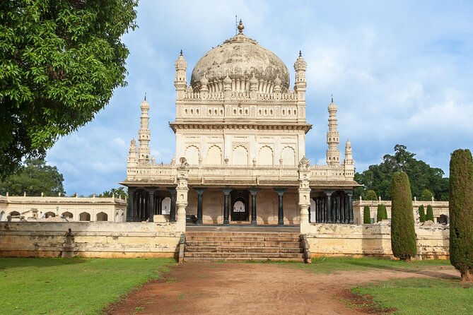 Day Trip to Brindavan Gardens & Srirangapatna (Guided Sightseeing Tour by Car) - Booking and Reservation Details