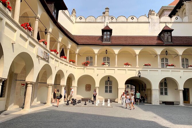 Day Trip to Budapest From Prague With Private Transfers and Guide - Transportation Details