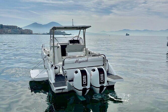 Day trip to Capri on beneteau flyer 9 - Setting Out from Naples: Ease and Convenience