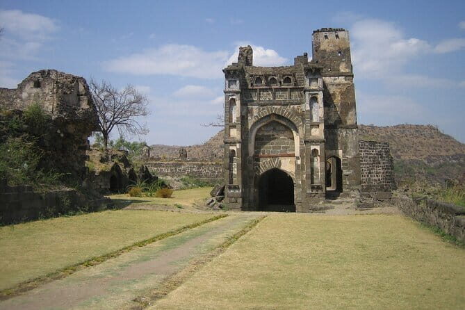 Day Trip to Ellora Caves & Daulatabad Fort (Guided Tour by Car from Aurangabad) - Good To Know