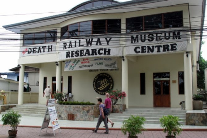 Day Trip to Kanchanaburi via Mae Klong Train Market - Historical Significance of Kanchanaburi Bridge