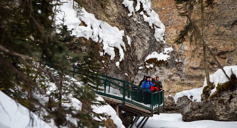 Day Trip to Lake Louise and Moraine Lake - How the price stacks up