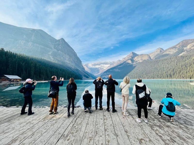 Day Trip to Lake Louise and Moraine Lake - What the shuttle does not promise