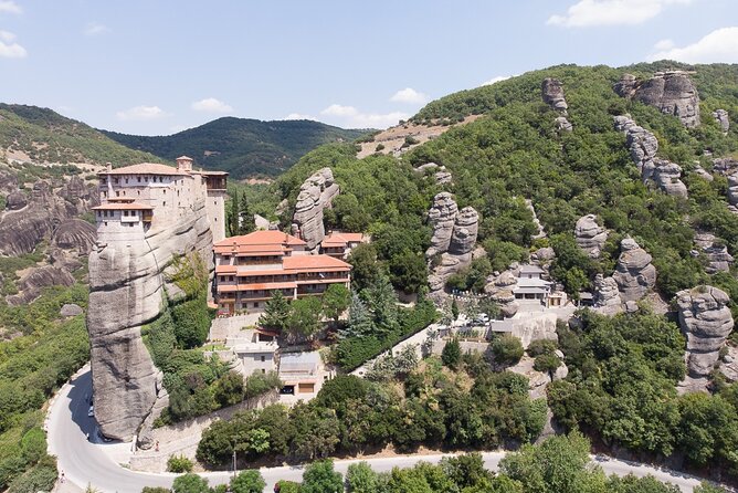 Day Trip to Meteora From Athens - Local Cuisine and Restaurants in Meteora