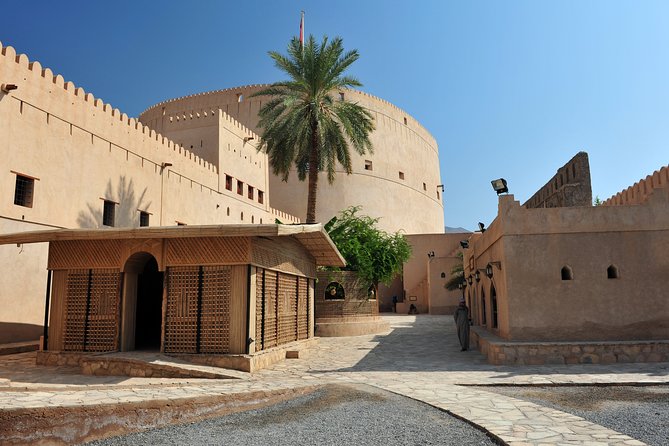 Day Trip to Nizwa & Jabal Shams The Grand Canyon of Oman Price Up To 5 Persons - Transportation and Guide Details