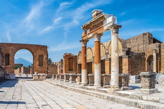 Day Trip to Pompeii, Positano and Amalfi Coast From Rome - Getting to Pompeii