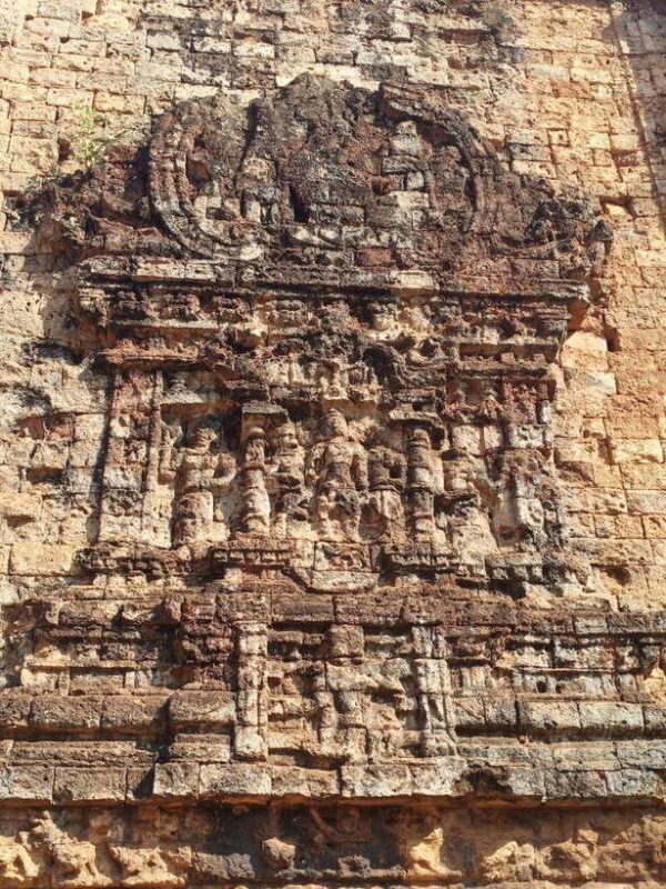 Day Trip to Sambor Preikuk, Kuhak Nokor & Spider Market - The Quirky and Colorful Spider Market