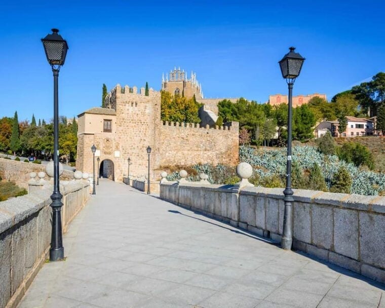Day Trip to Segovia & Toledo: Alcazar Highlights Await - The Alcázar of Segovia