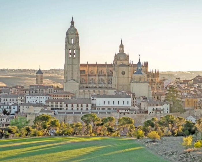 Day Trip to Segovia & Toledo: Alcazar Highlights Await - Tour Inclusions