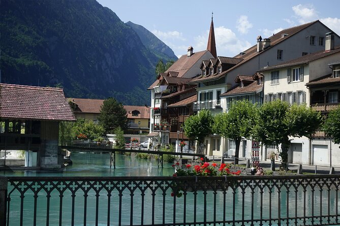 Day Trip to Swiss Villages (Interlaken-Grindelwald) With Local - Booking and Flexibility
