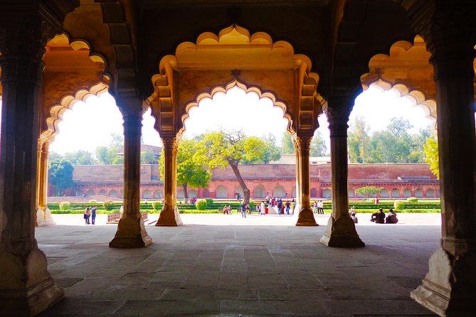 Day Trip to Taj Mahal and Agra From Kochi With Return Flights - Meeting Point Information