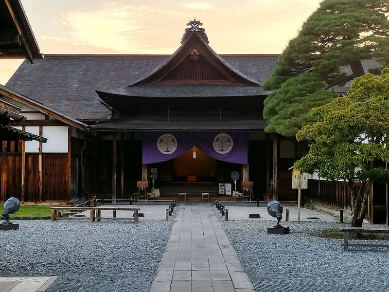 Day trip to Takayama & Shirakawa-go with a local guide - Pace, comfort, and the things to weigh