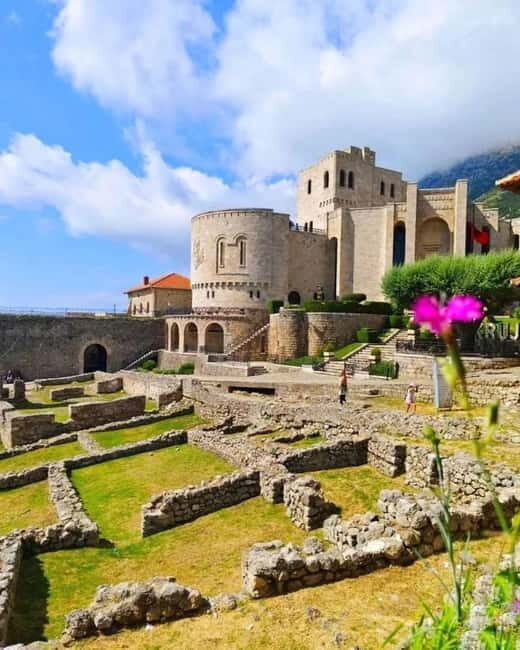 Day trip to Tirana & Kruja - Experiencing Local Culture: The Bazaar and Lunch