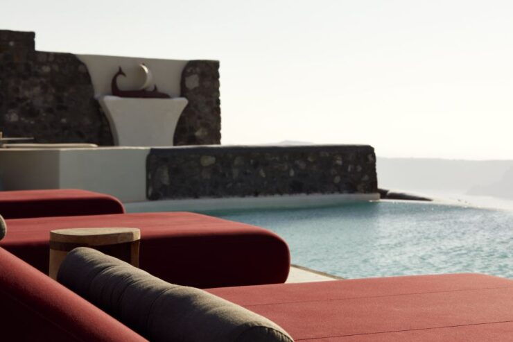 Daybed Relaxation With Infinity Pool Use With Caldera Views - Unparalleled Views of the Caldera